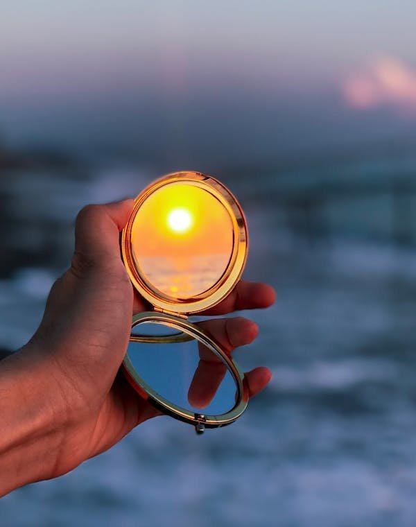 Heure miroir 23h33 : un message spirituel révélateur